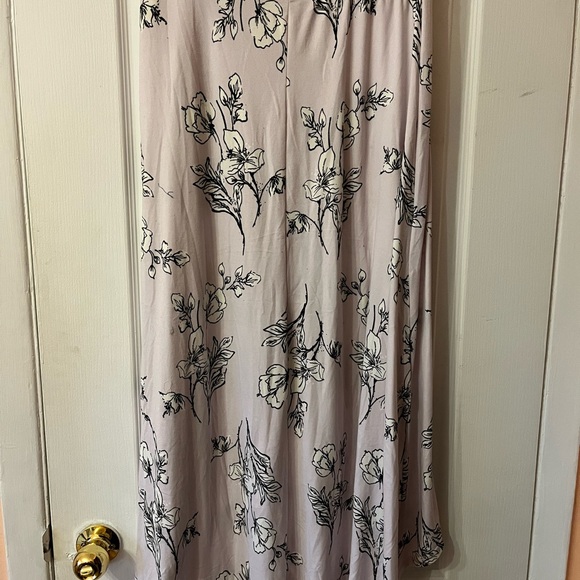 Selling 2 summer flower skirts - Picture 2 of 6